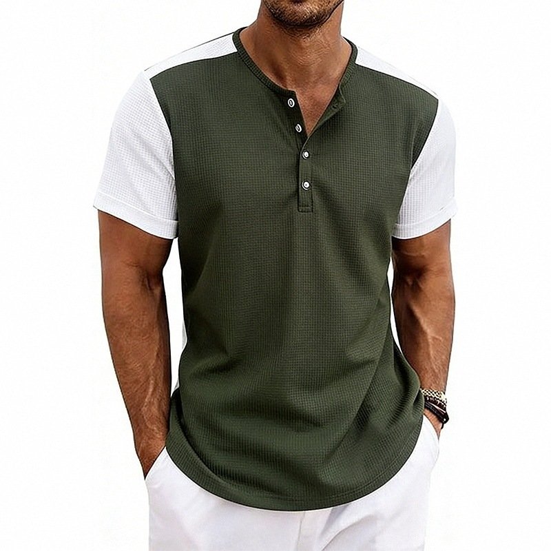 Camiseta Henley Masculina de Manga Curta, Corte Largo e Cores Contrastantes
