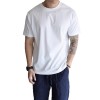Camiseta Masculina de Manga Curta e Corte Ajustado com Gola Pequena