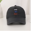 Boné Masculino de Cor Sólida com Bordado de Letras, Furos de Ventilação e Secagem Rápida — Leve, Casual e Esportivo, para Trilhas e Viagens