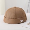 Boné Masculino Ajustável com Bordado NY, Cor Única, Estilo Boho — Ideal para Looks Casuais de Rua e Dança