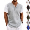 Camiseta Henley Masculina de Manga Curta, Corte Largo e Cores Contrastantes